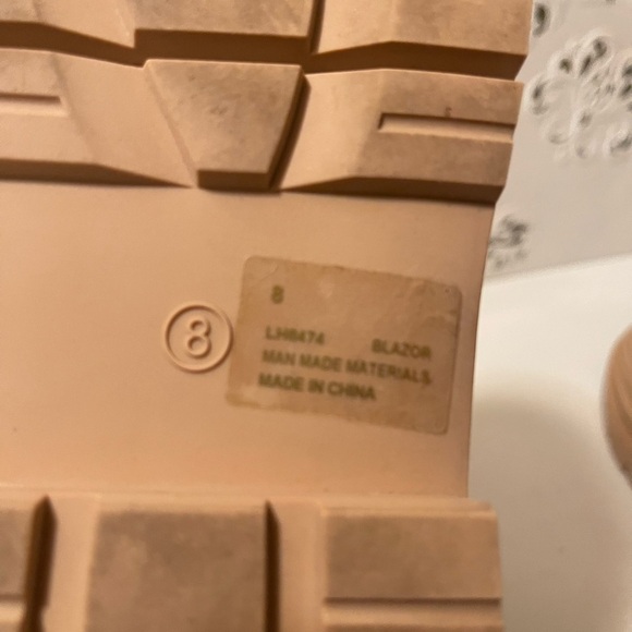 CAPE ROBBIN booties
square round toe
snow booties
platform
lug - Picture 8 of 14